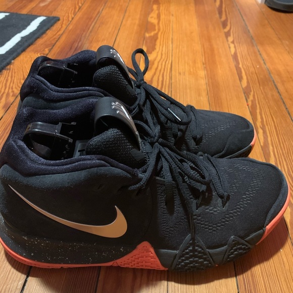Kyrie 4 size 8.5 - Picture 3 of 5